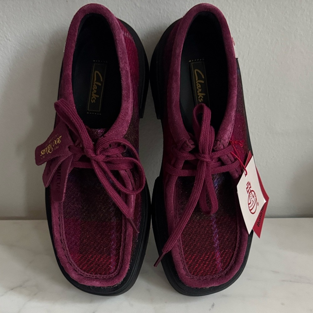 Clarks Women's HARRIS TWEED Torview Lace Ups. Women’s size 8.5